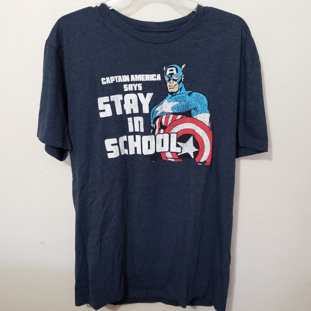 Captain America Tee Shirt Size Large